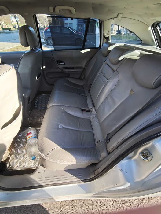 Renault Laguna на части