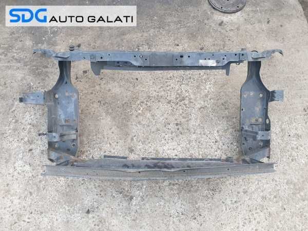 Trager Tragher Panou Frontal Calandru Nissan Qashqai 2007 - 2013