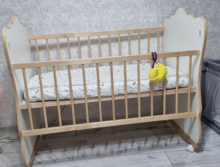 Детская кроватка