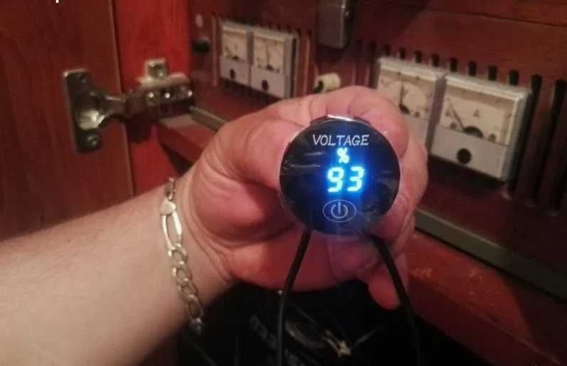 Дигитален волтметър водоустойчив НОВ, 4 модела