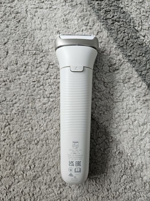 Електрическа самобръсначка за жени PHILIPS, Серия 8000, За мокро и сухо ползване