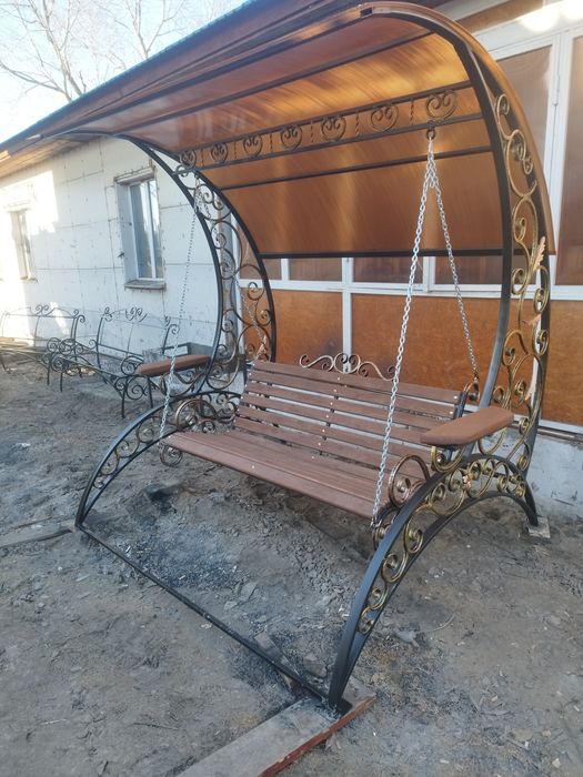 Качеля садовая кованая