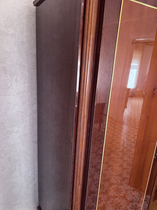 Продам шифоньер