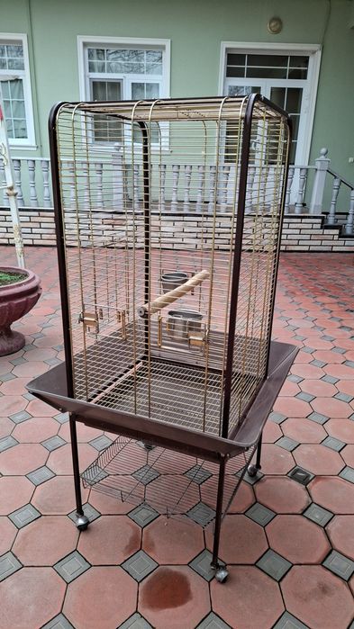Клетка для больших попугаев