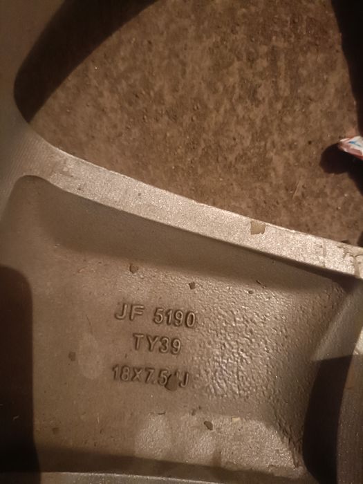 Продам титат диски 18