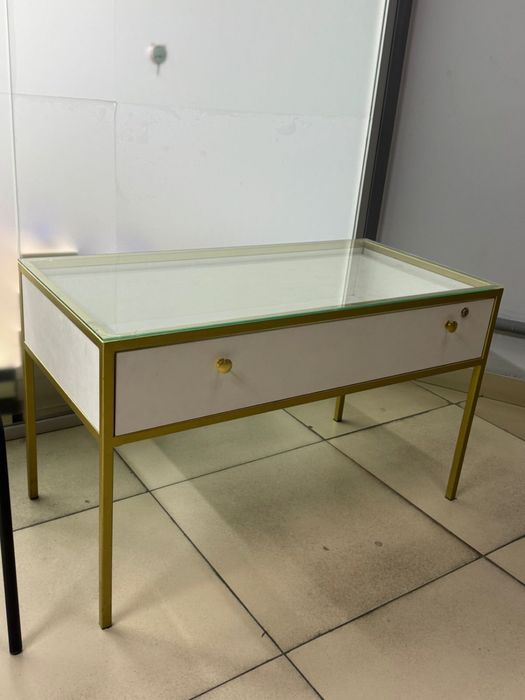 Продам Ресепшен и Стеллаж