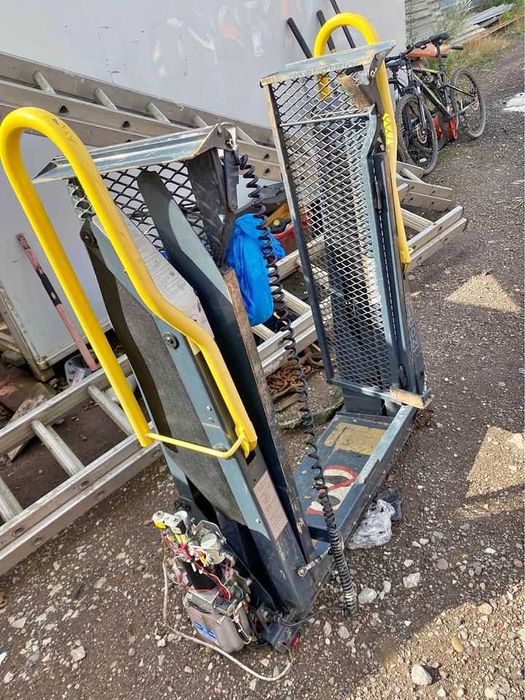 Инвалидна рампа за бус