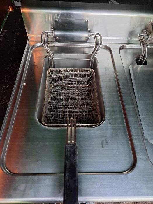 GGMGASTRO Friteuza electrica - 10 + 10 litri (18kW)
SKU EFK873H-10+10N