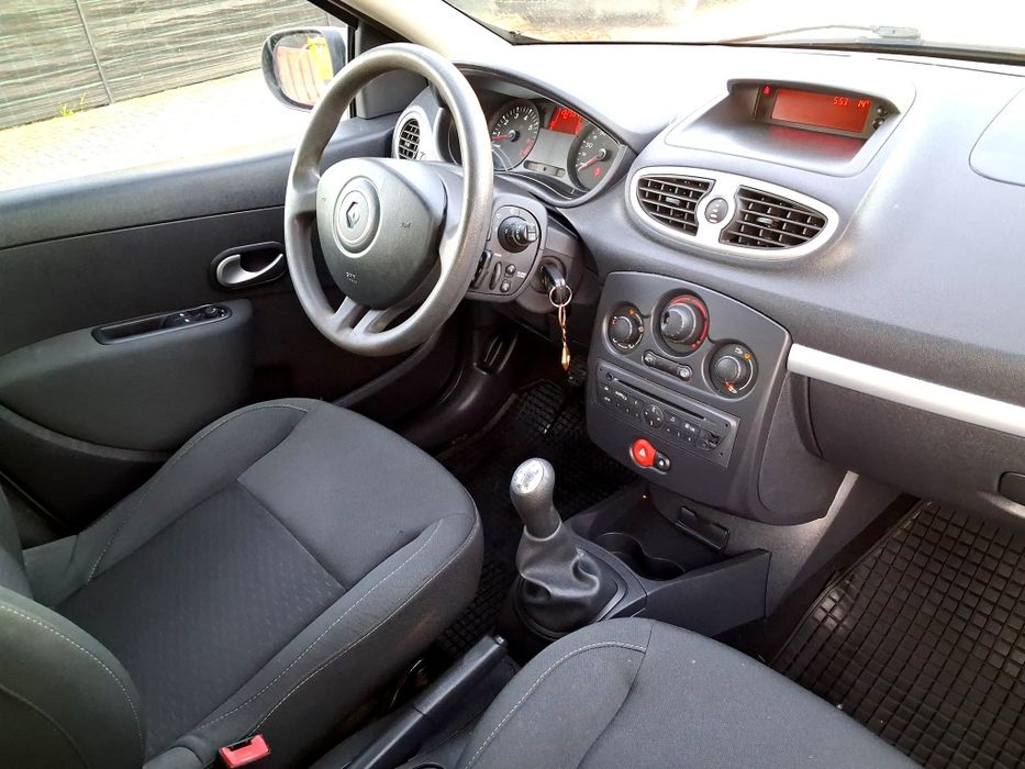 Renault clio 1,2 benzina  2010