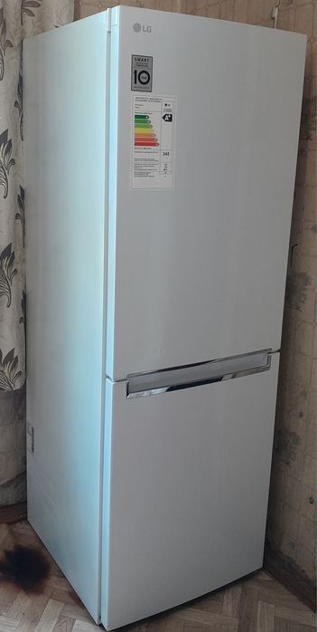 Продам холодильник LG
