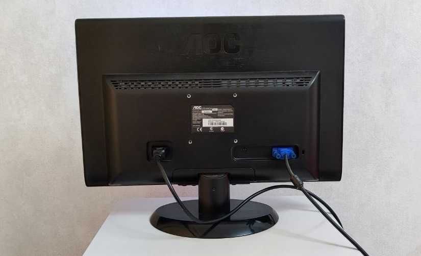 Монитор AOC e950Swn 18.5" LED, 1366×768, VGA + кабели
