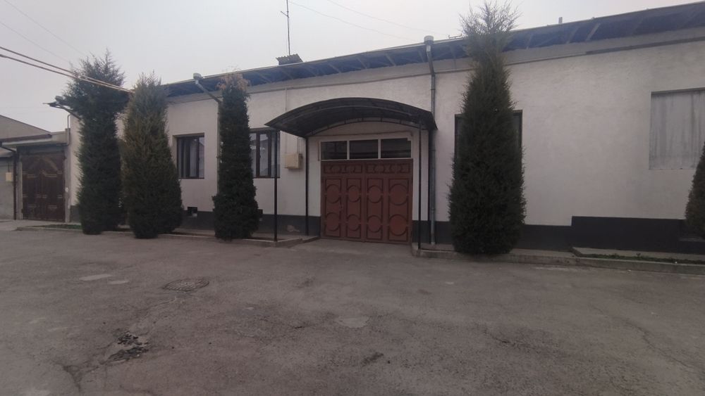 6 sotixli xovli sotiladi. Bank orqaliyam gaplashsa bo'ladi