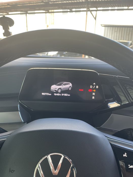 Volkswagen id6 crozz pure+
