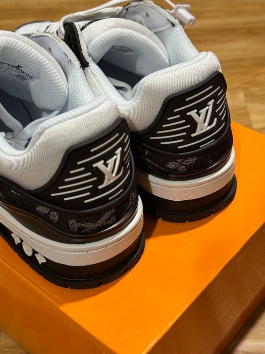 Продаю кроссовки Louis Vuitton