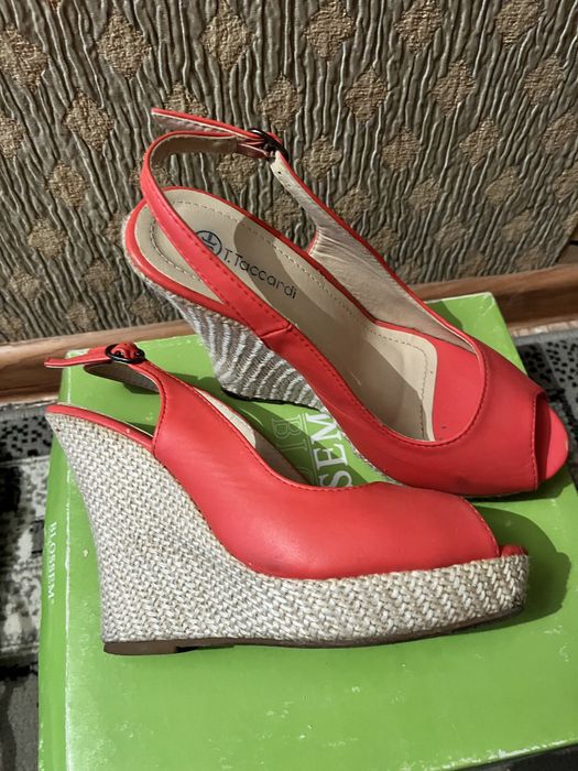 Продам обувь женскую