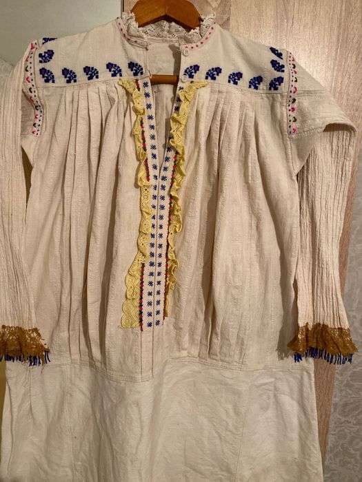 Автентични рокли от народна носия