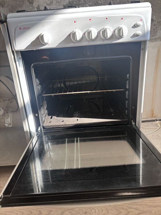 Продам газовую плиту