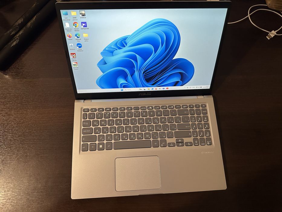 Ноутбук Asus i3-11