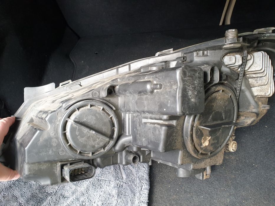 Far Drept Mercedes E Class Coupe W207 Bi-Xenon adaptiv+ils
