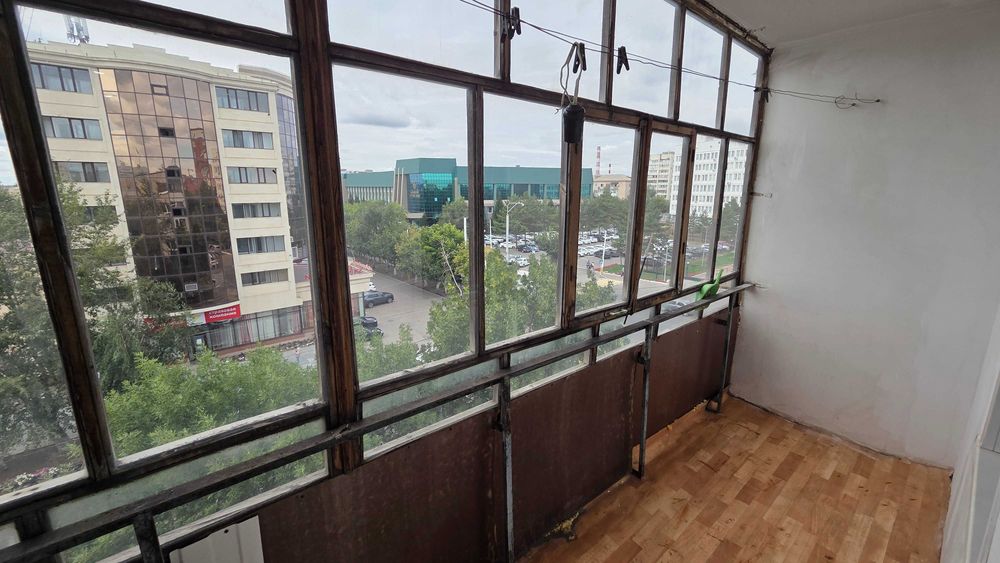 Продам 2-комнатную в центре города