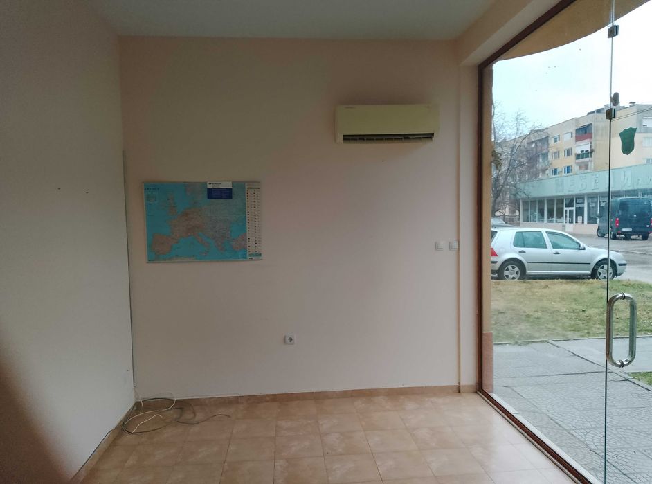 Дава се под наем Магазин в Димитровград - 60 кв.м за 204 € - Снимка #3