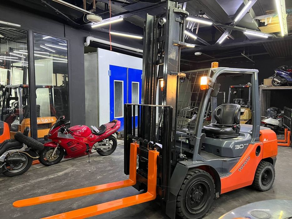 Вилочные Погрузчики 3 т дизель Toyota FD30