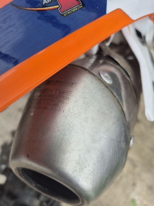 Toba akrapović ktm