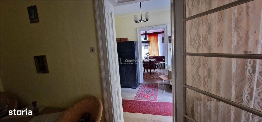 Resita Casa Singur in Curte Zona Muncitoresc