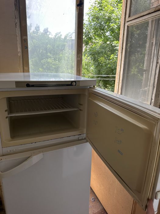 Xolodilnik Indesit srochniy