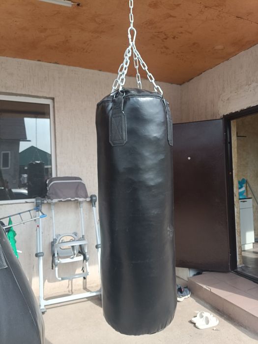 Боксерские мешки и груши