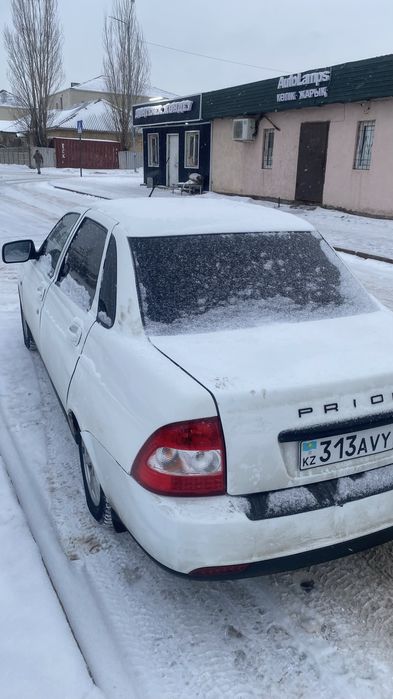 Продаю машину lada priora