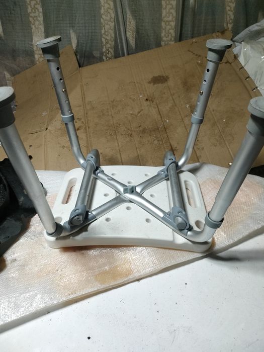 Продам стул для купания