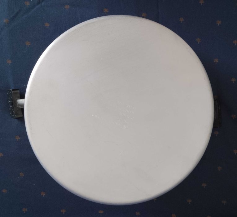 Електрическа тенджера.Чисто нова.Комплект.