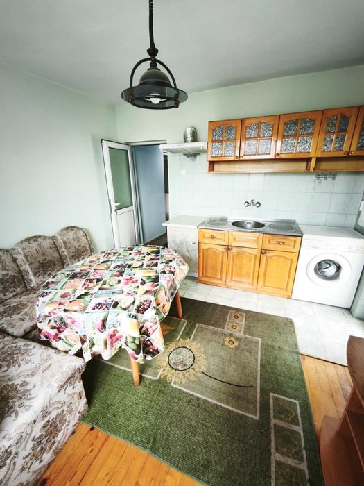 Продавам масивна къща в гр. Перник кв. Байкушева махала