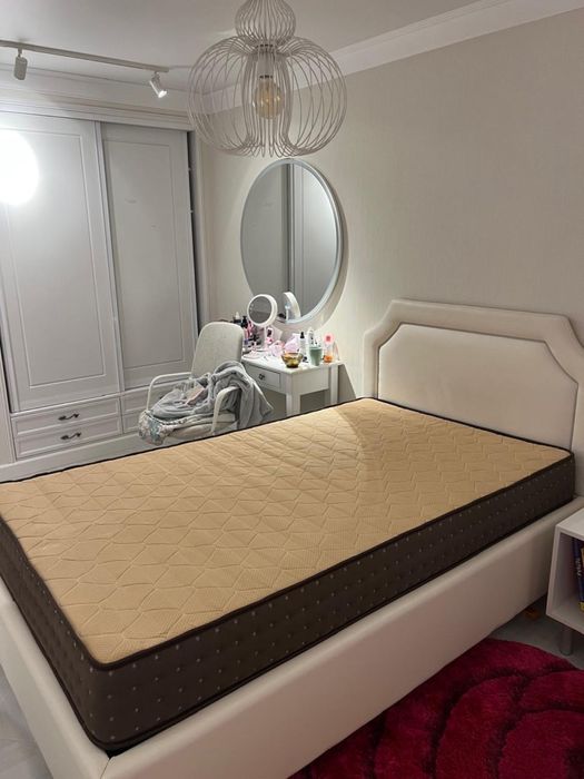 Продам Кровать вместе с матрасом