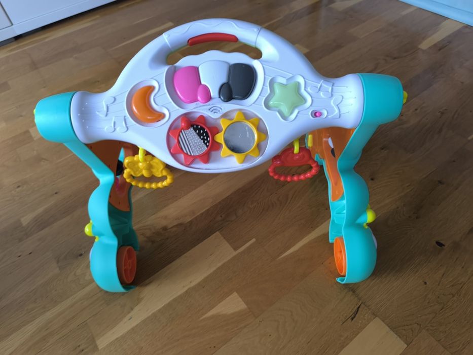 Antemergator -centru de activități grow with me