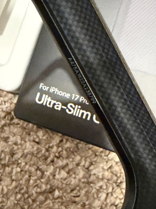 Продам чехол Pitaka 17 pro