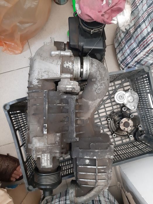 Двс m271 запчастей  головка,коллектор, помпа,компрессор
