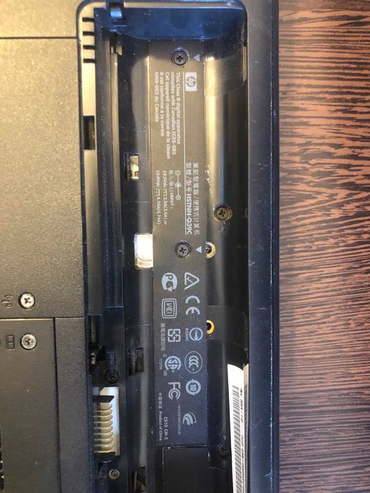 Laptop Compaq defect pentru piese