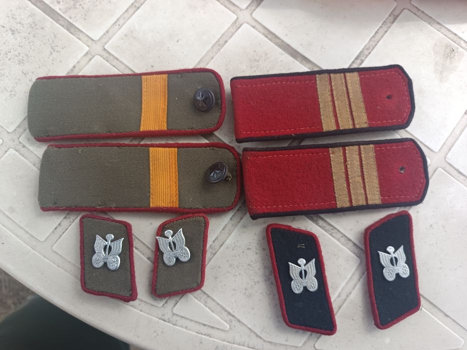 Стара шапка барета СВ и пагони