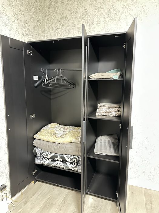 Шкаф трехдверный от икеа продам