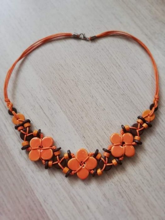 Колиета от керамика, ръчна изработка