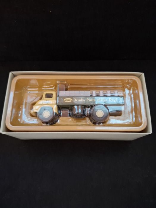 Macheta Camion "St Kew Thames Trader "