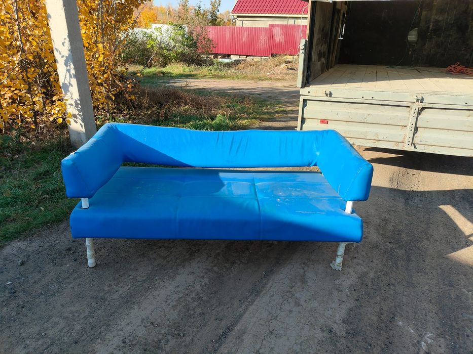 Продается офисный мебель
