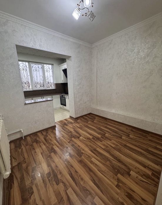 Код 886  Продам 3/4/4 ком квартиру куйлюк массив 4