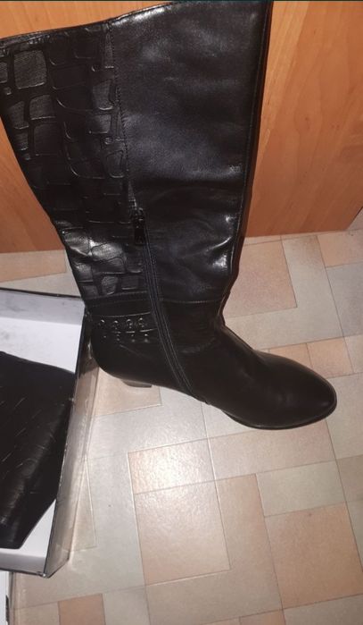 Продам женские сапоги осеннй