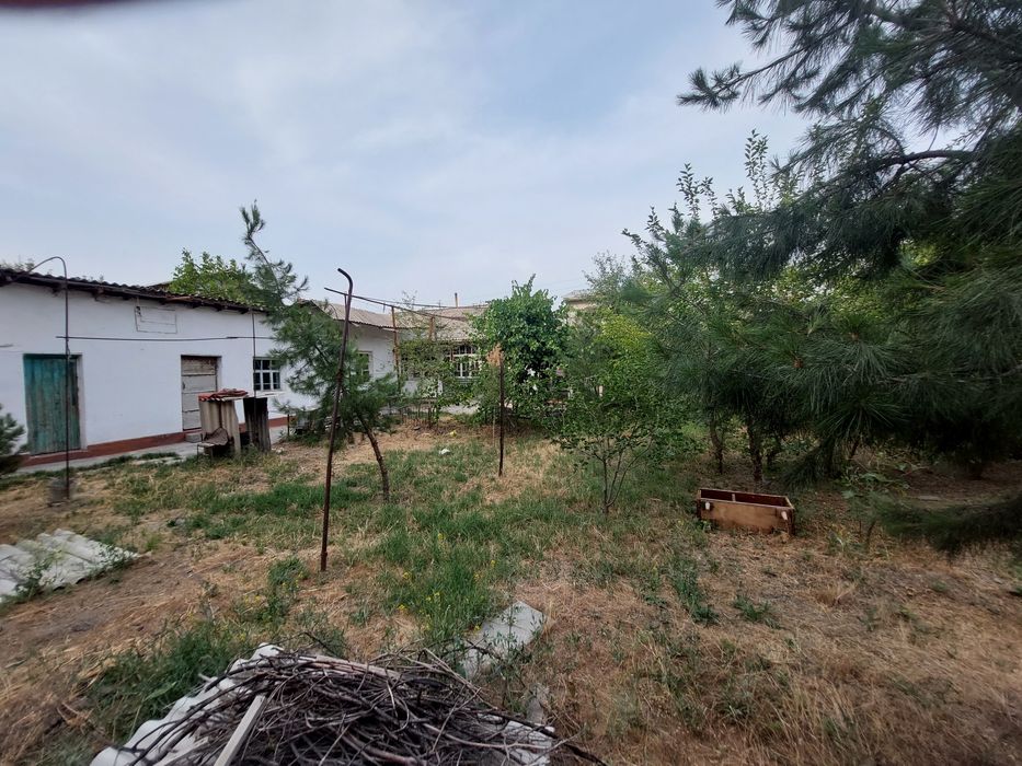 Продаётся дом на земле.