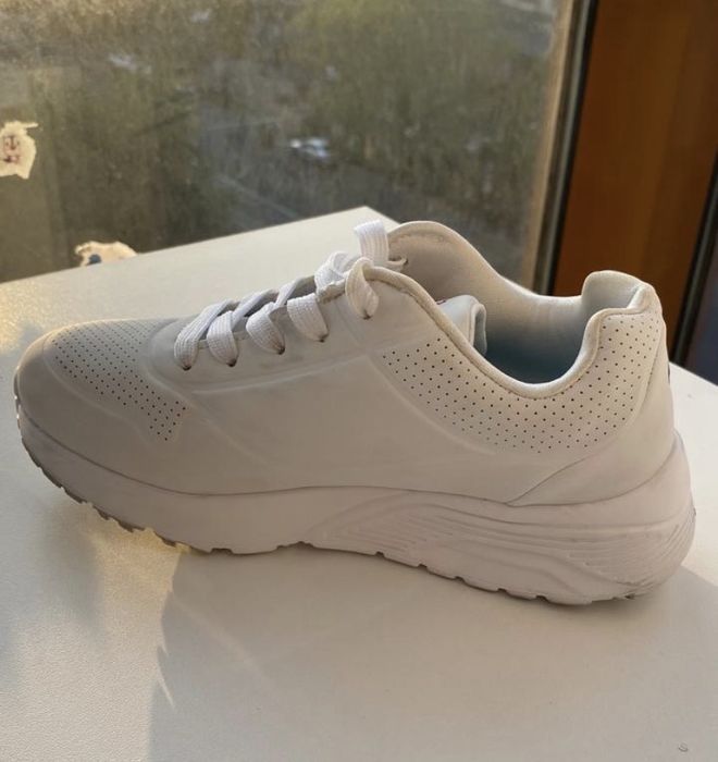 Кроссовки Skechers для девочек