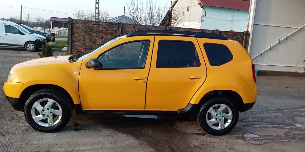Vând Dacia  Duster 1.5 dci