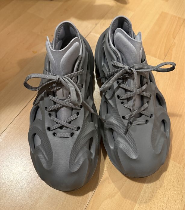 Adidasi Adifom Q gri